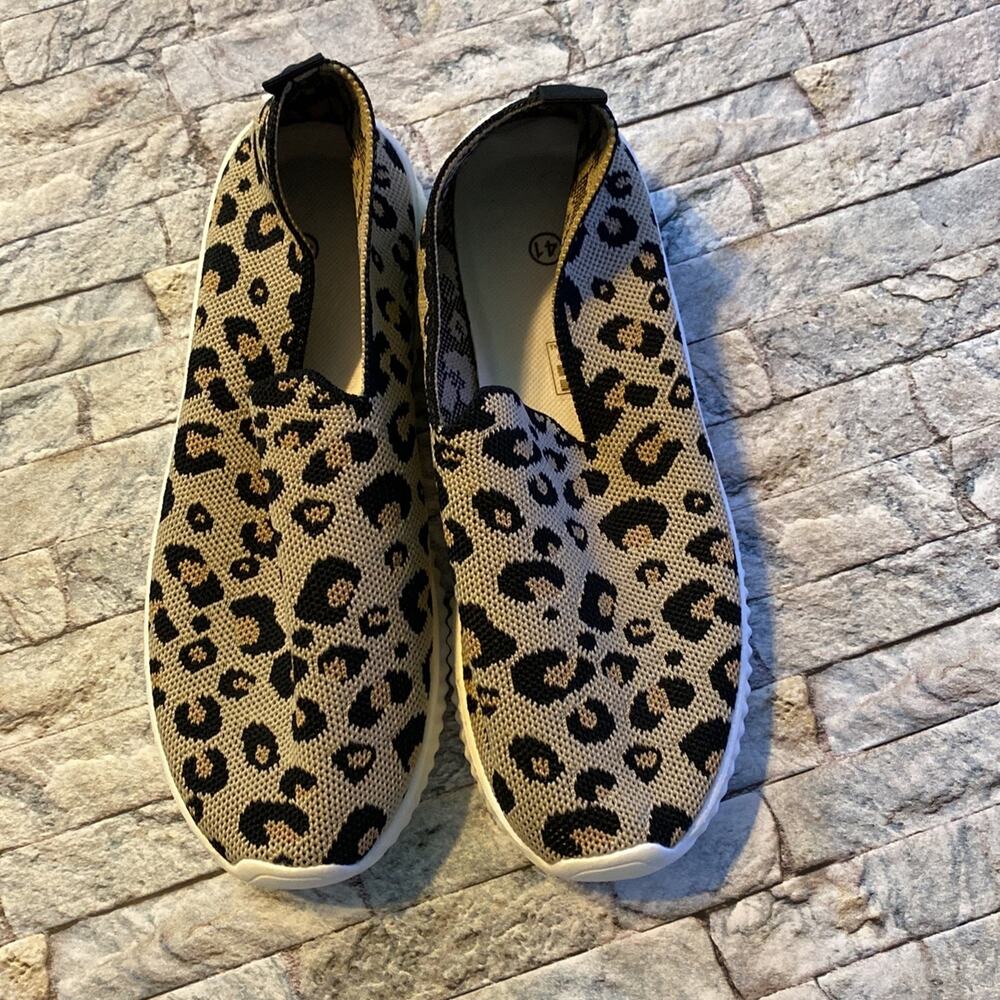 Sz 41 Leopard print shoes